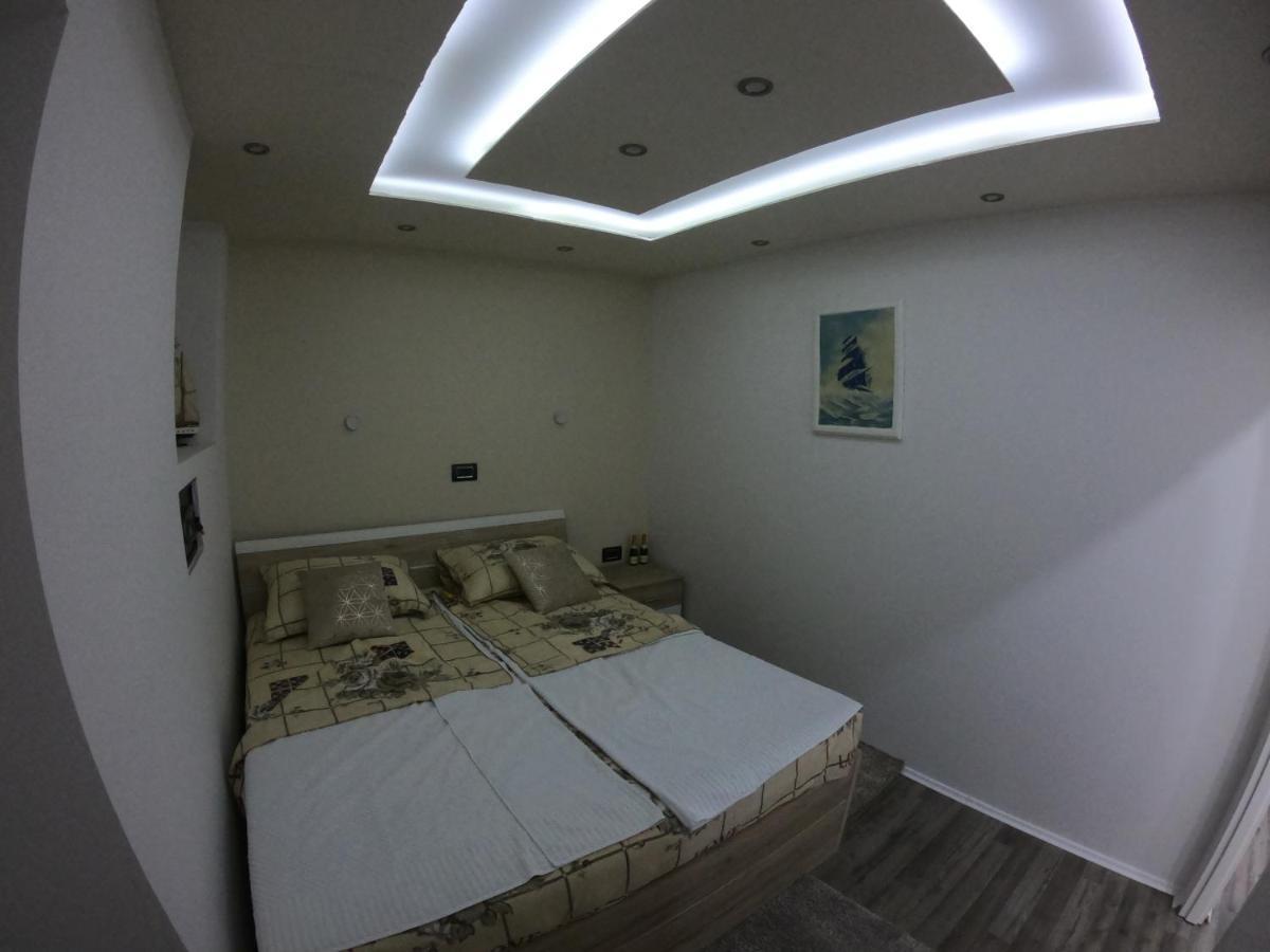 Apartmani Majetic Omisalj Ngoại thất bức ảnh